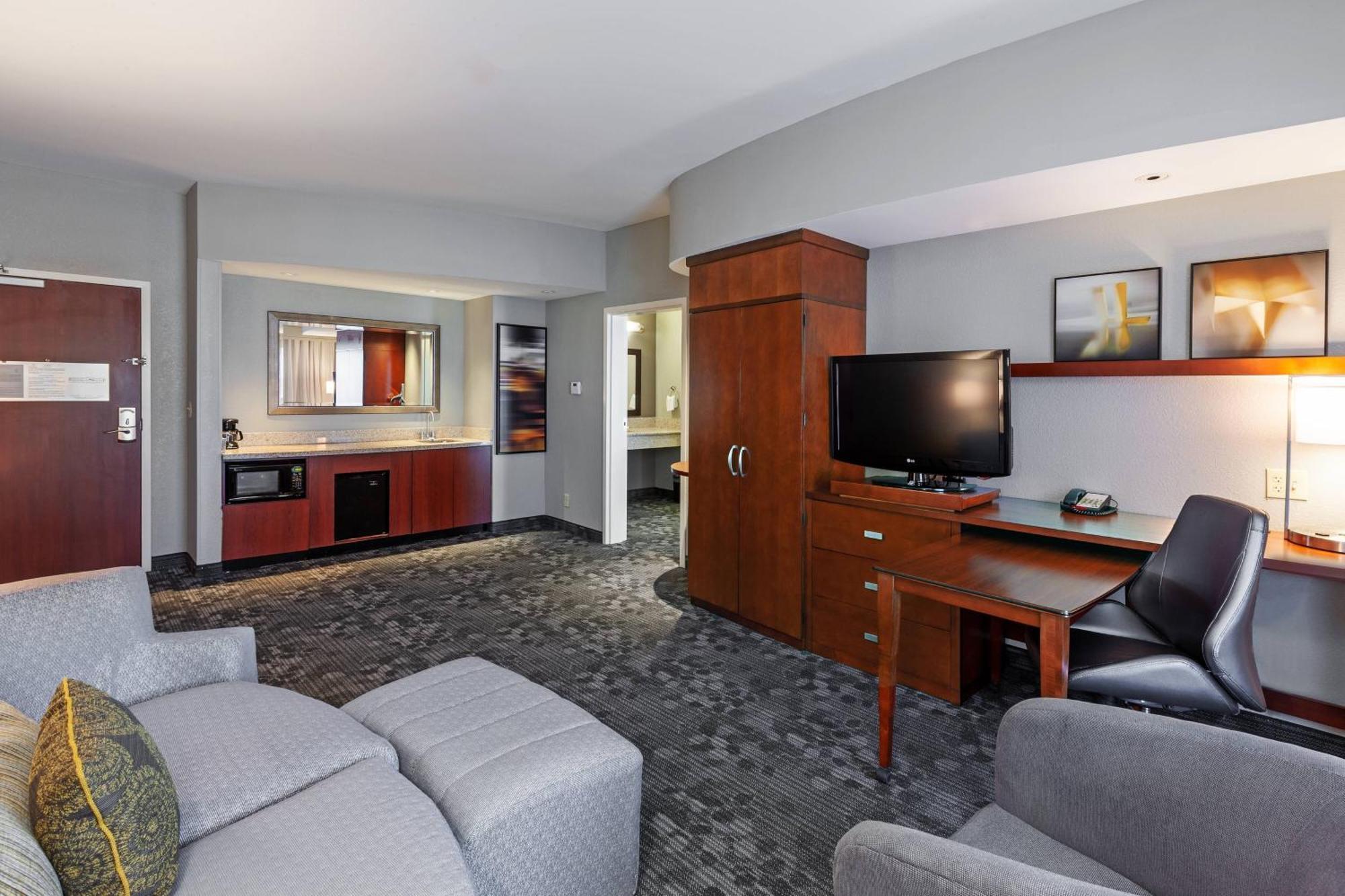 Hotel Courtyard By Marriott Tulsa Woodland Hills Exterior foto