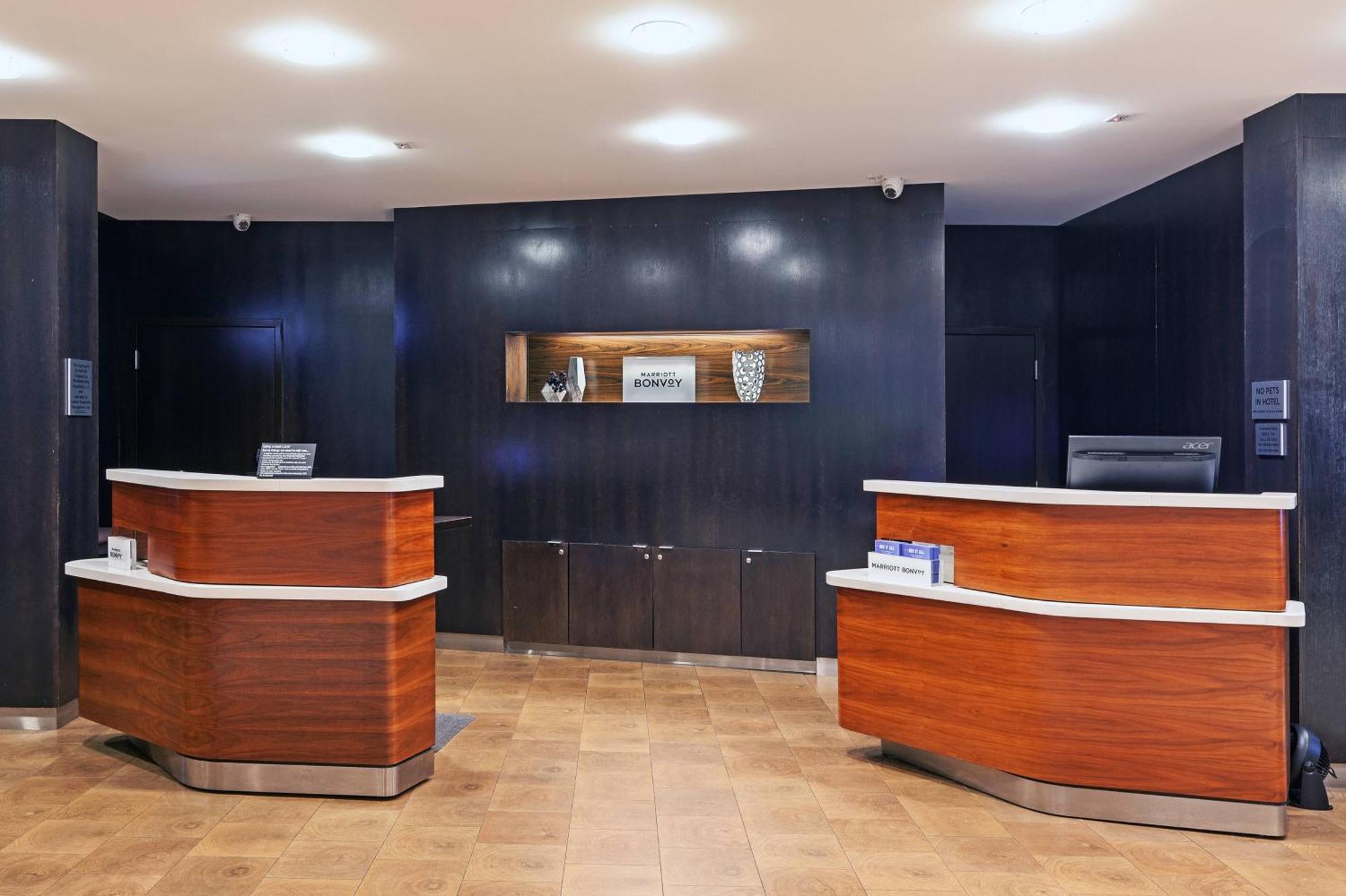 Hotel Courtyard By Marriott Tulsa Woodland Hills Exterior foto