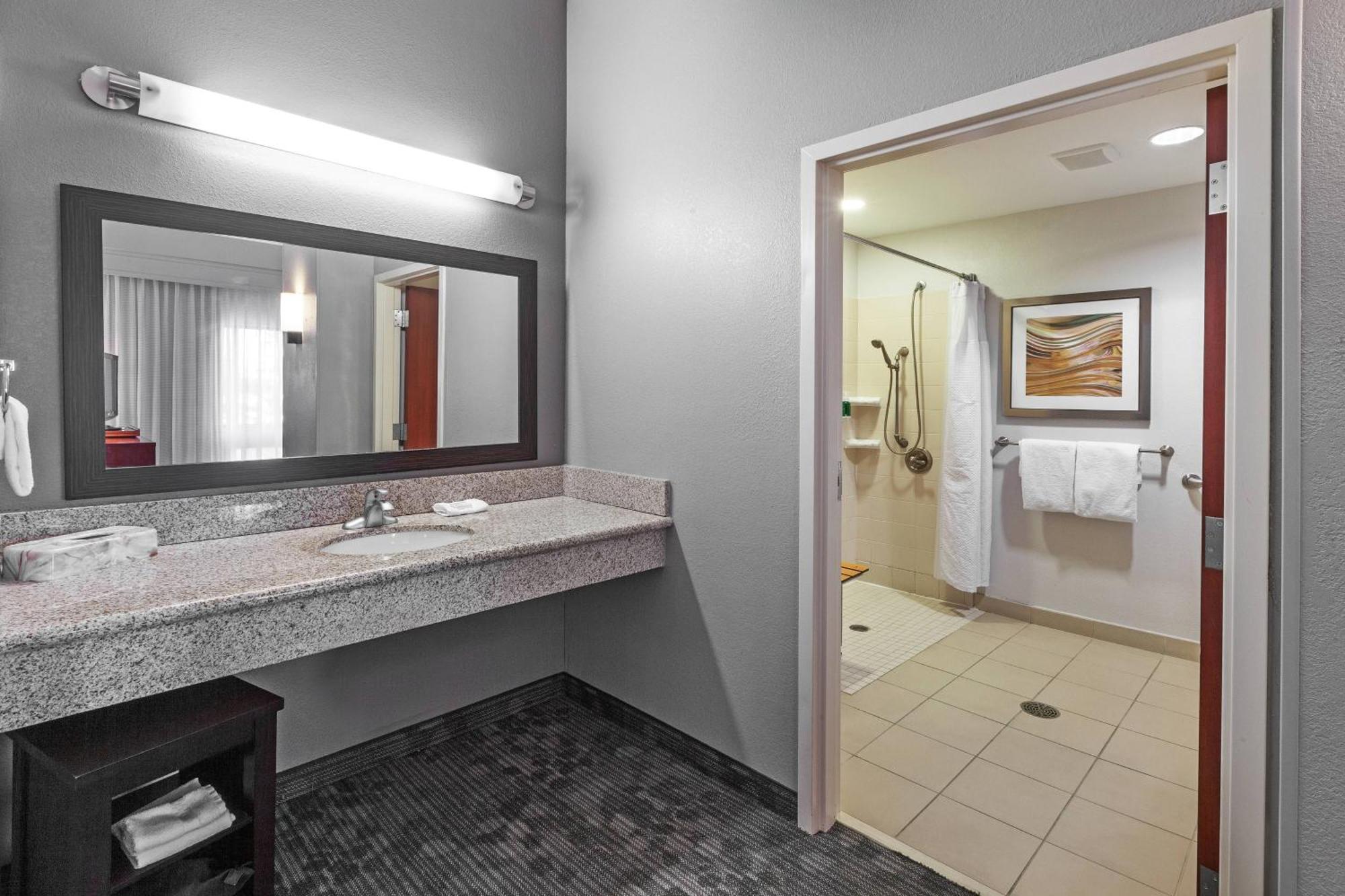 Hotel Courtyard By Marriott Tulsa Woodland Hills Exterior foto